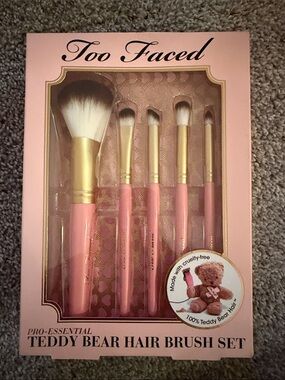 Too Faced Pink and Gold Teddy Bear Brush Set